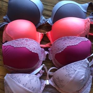 Lot of 4 Victoria Secret bras